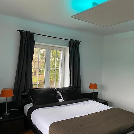 شقة Modern Appartement Met Gratis Parking, Zeer Rustig