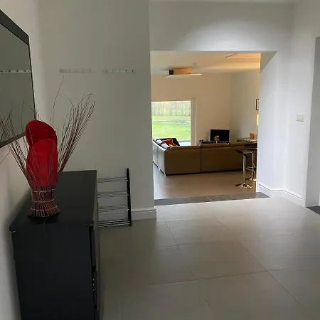 شقة Modern Appartement Met Gratis Parking, Zeer Rustig سينت فيث