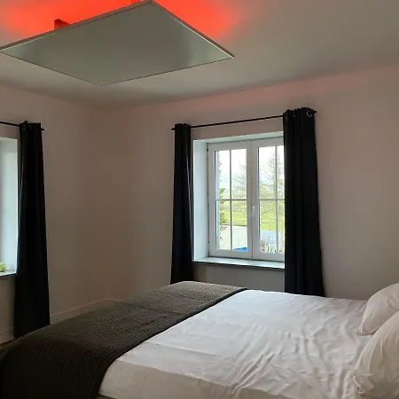 Modern Appartement Met Gratis Parking, Zeer Rustig * سينت فيث