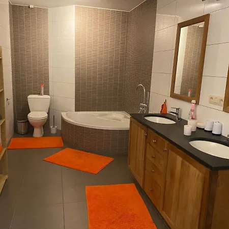Apartman Modern Appartement Met Gratis Parking, Zeer Rustig